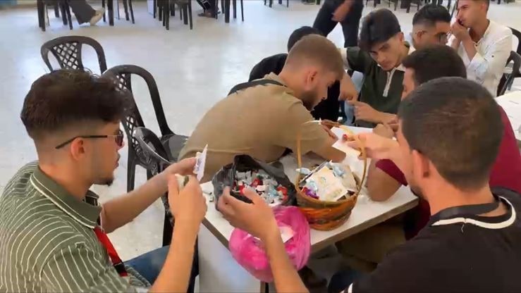 صورة 3 من فعالية المشاركة في استقبال الطلبة الجدد وارشادهم في التسجيل